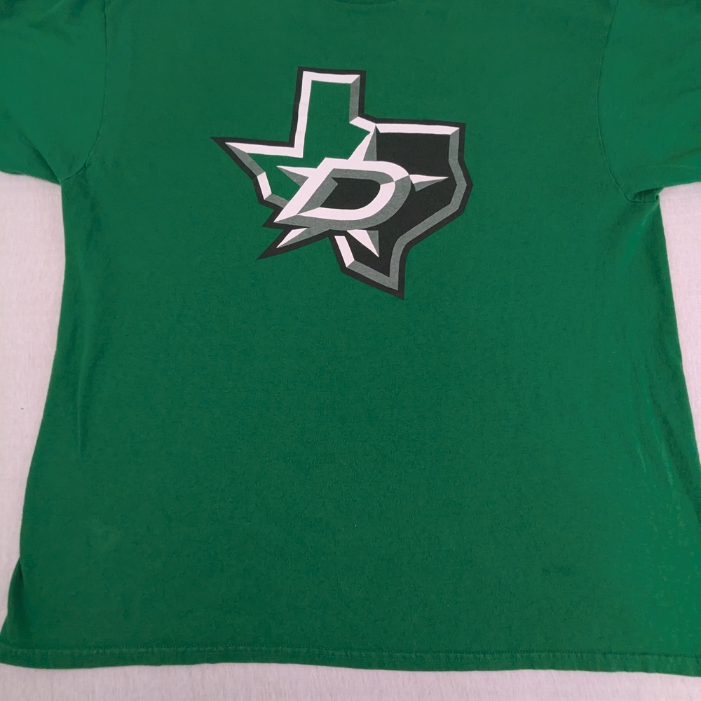NHL Dallas Stars Hockey Green Tee With Texas Graphic & Team Logo On Front XL